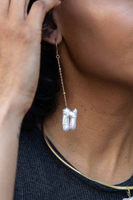 LONG FLAT PEARL EARRINGS