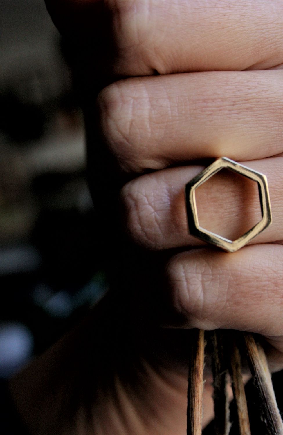 HEXAGON RING