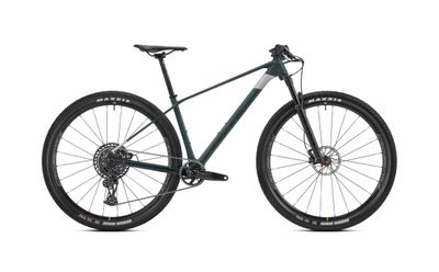 PODIUM CARBON 2023