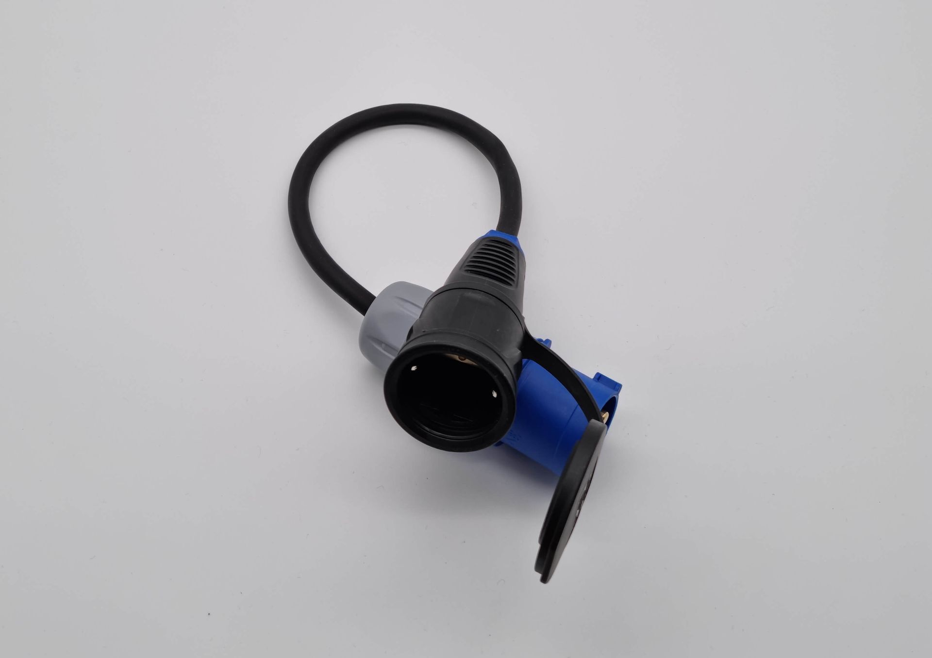 CEE Adapterkabel | CEE 3Pole zu Schuko | 16A 3,6kW 1Phasig | 30cm