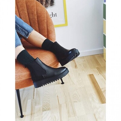 GARMENT PROJECT MINA CHELSEA BOOT - BLACK LEATHER GARMENT PROJECT MINA CHELSEA BOOT - BLACK LEATHER
