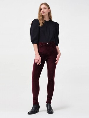 LEVI'S 721™ HIGH-WAISTED SKINNY JEANS LEVI'S 721™ HIGH-WAISTED SKINNY JEANS
