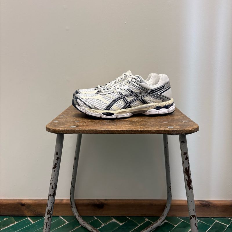 Asics GEL-CUMULUS 16 WHITE/MIDNIGHT 1203A733