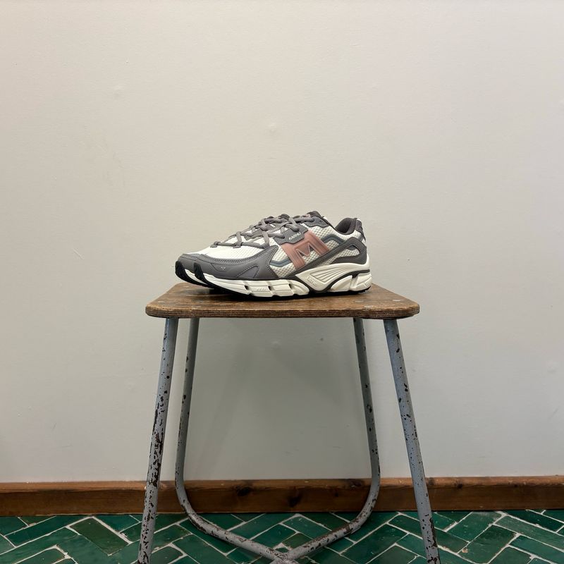 Karhu Super Fulcrum Gray Flannel / Adobe R Adobe Rose F860029