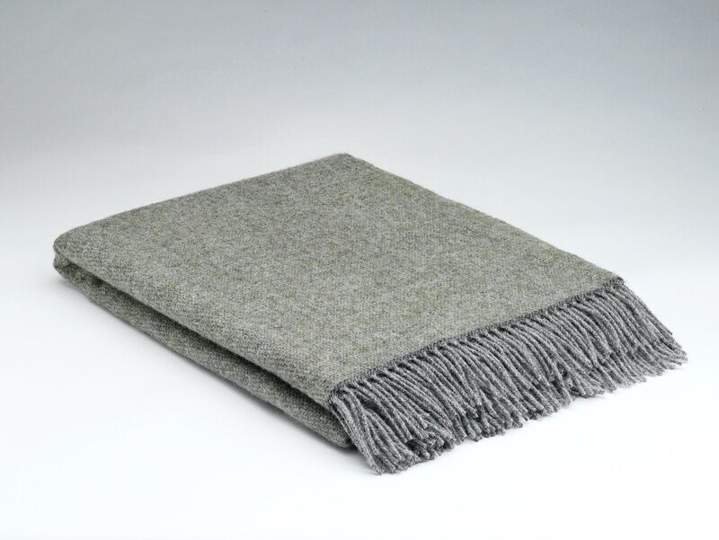Wool Throw - Cosy Meadow