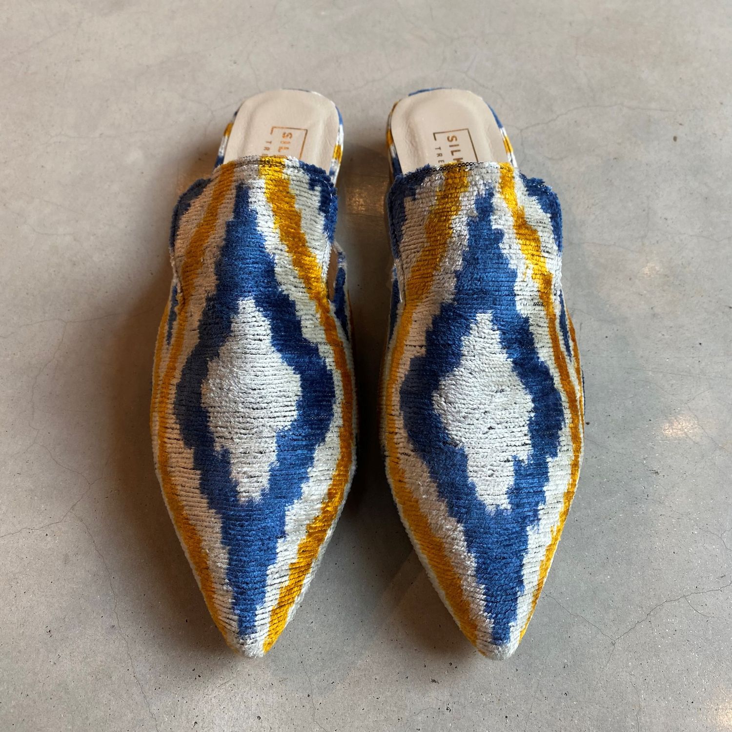 IKAT Slipper Spitz - Blau, Beige, Gold