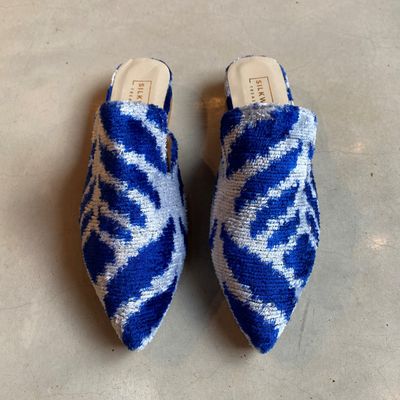 IKAT Slipper Spitz - Blau, Weiß