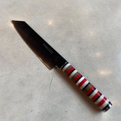 Santoku-Messer - rot, braun, schwarz
