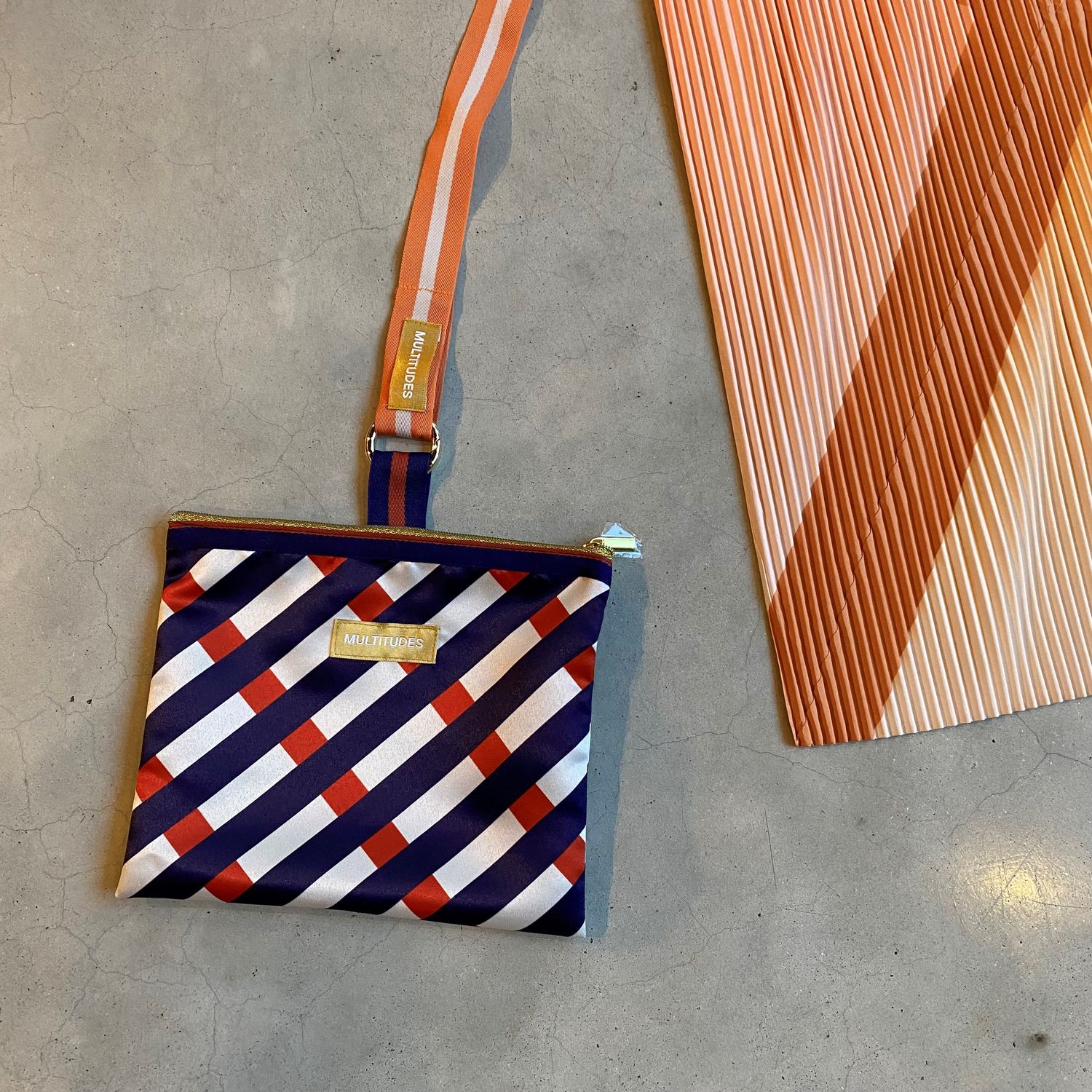 Pochette - blau, rot, weiß
