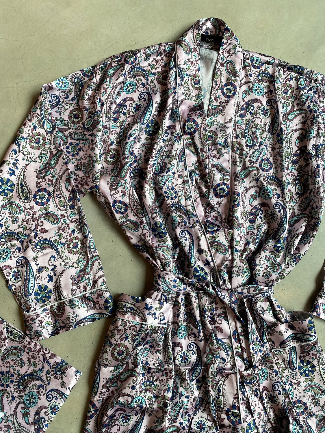 Kimono aus Seidensatin - Violett
