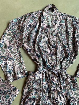 Kimono aus Seidensatin - Violett