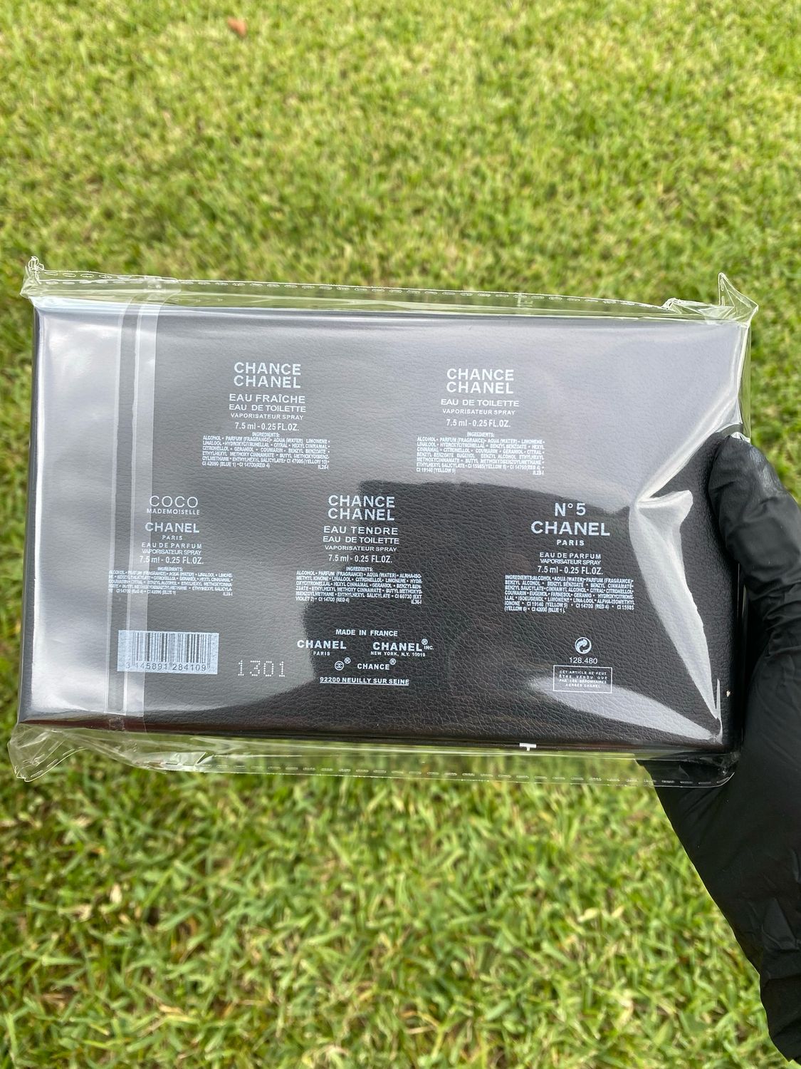 AUTHENTIC CHANEL SET - 5 PIECES