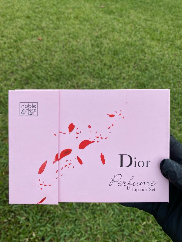 AUTHENTIC DIOR 4 PIECE SET  ( LIPSTICK INCLUDED )