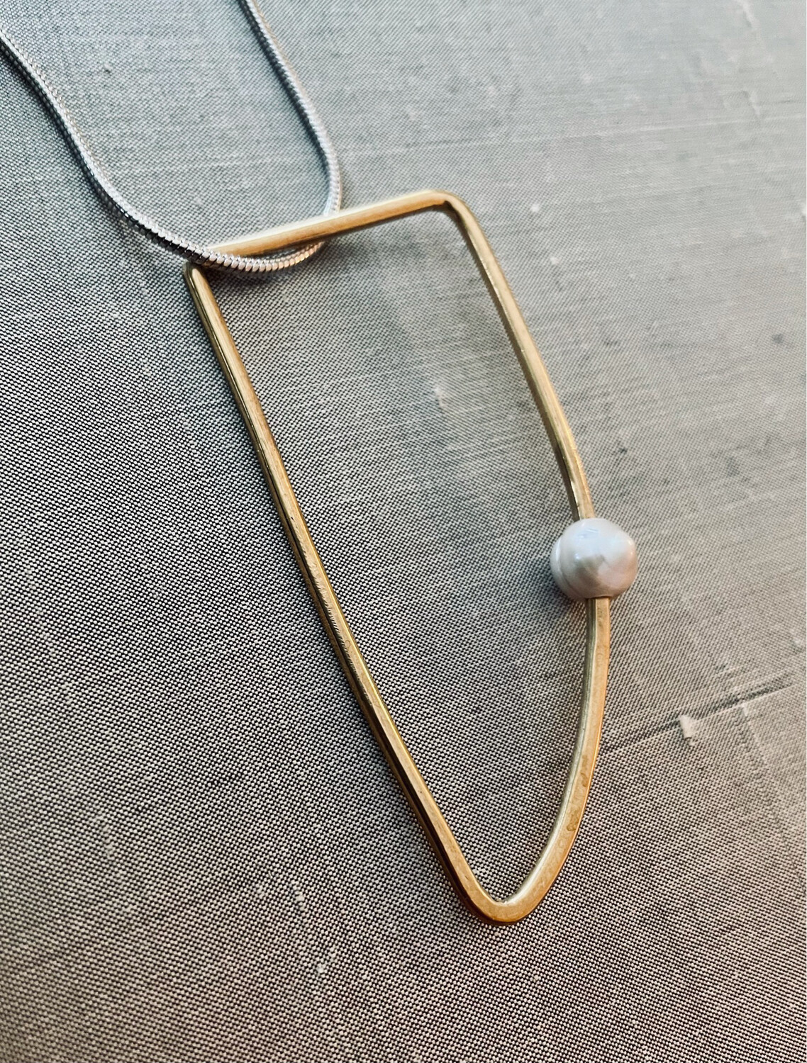 Tri Curve pendant