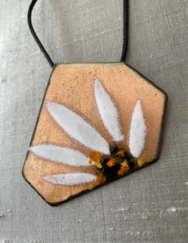 Enamel White Daisy