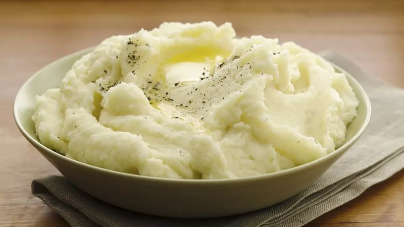 Mashed Potatoes (serve 4)