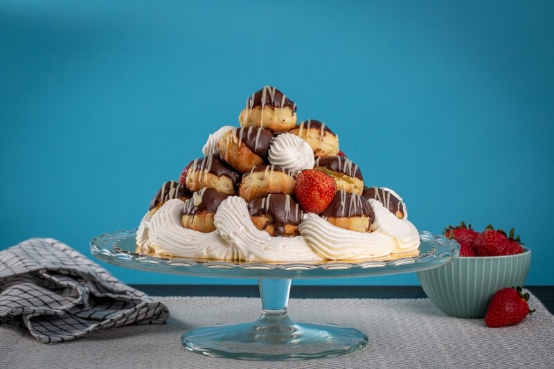 Profiteroles Cake