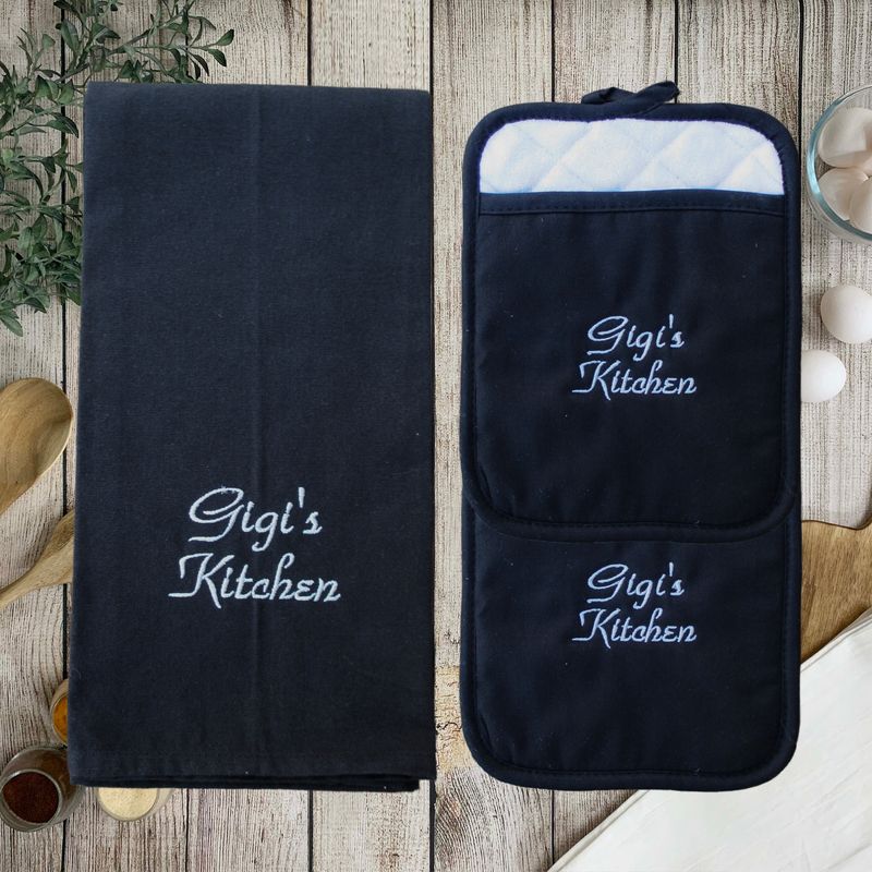 Gigi&#39;s Kitchen Essentials: Custom Pot Holder and Towel Set