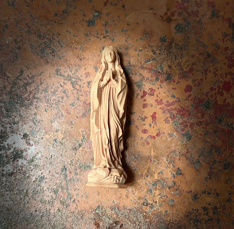 Madone en cire coloris Terracotta