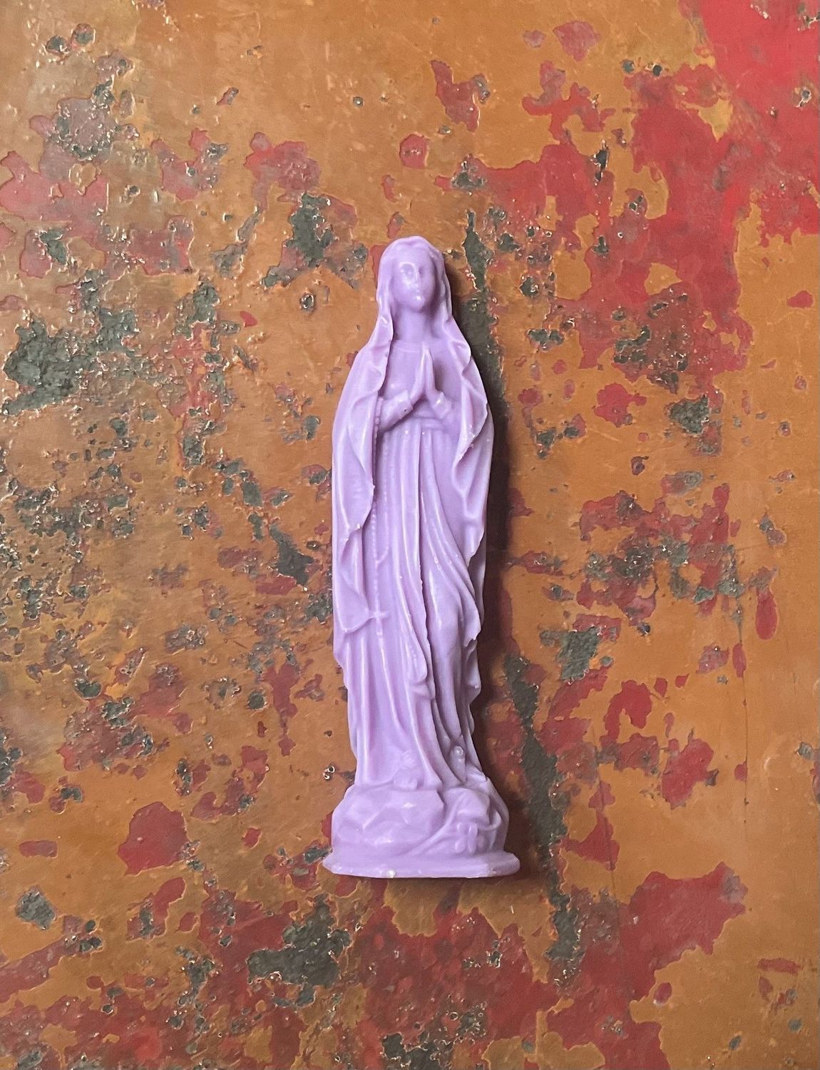 Madone en cire coloris Violet