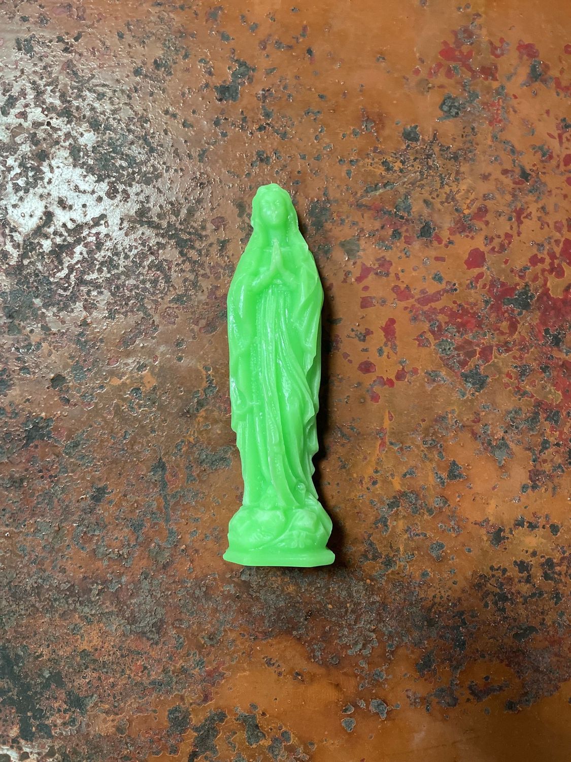 Mini Madone en cire coloris Vert Fluo