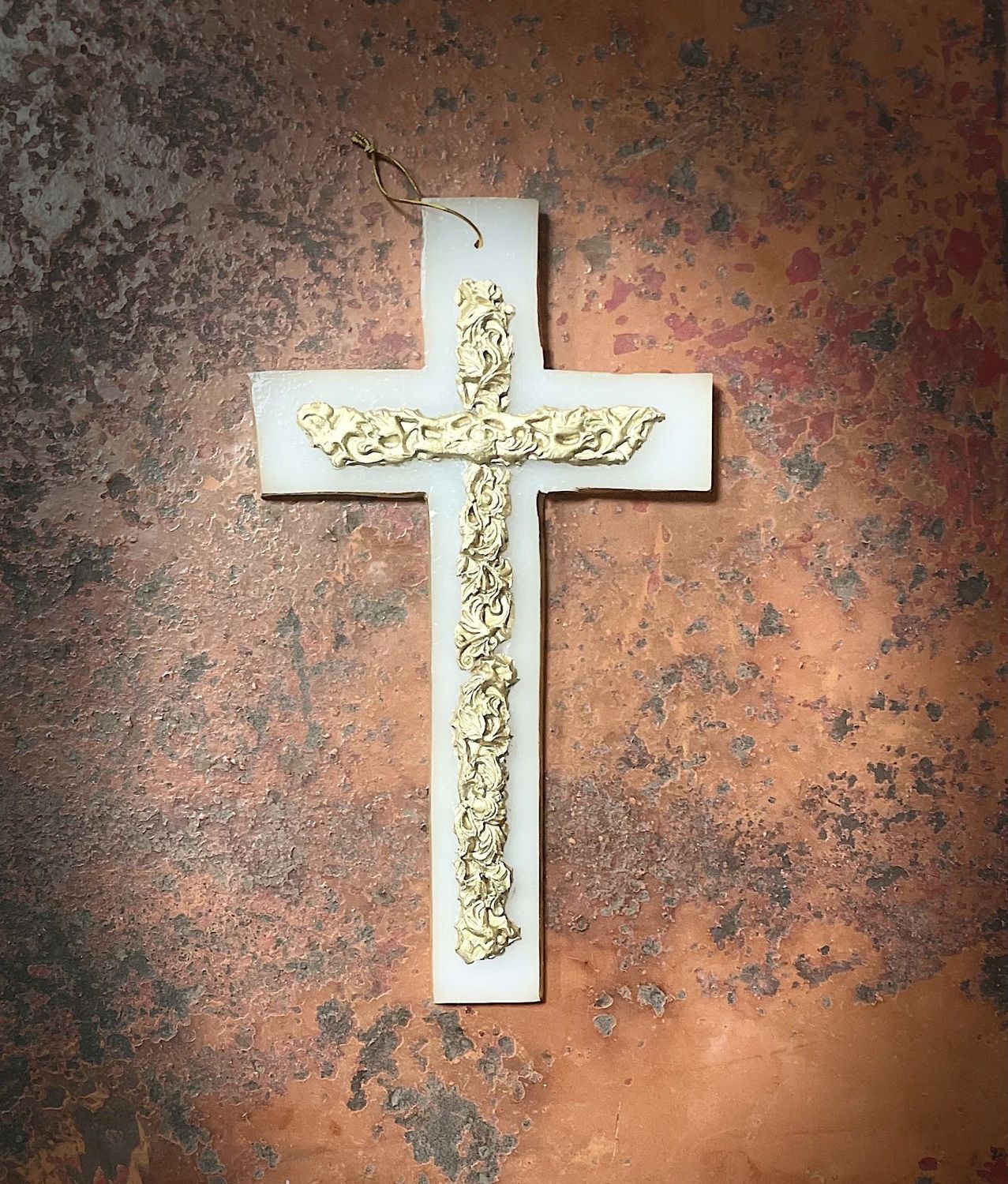 Crucifix XL en cire avec dentelles baroque Or