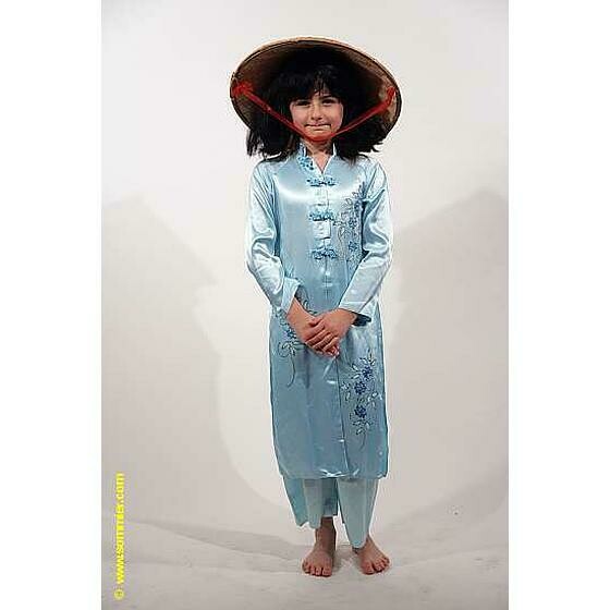 Chinoise enfant bleue ciel