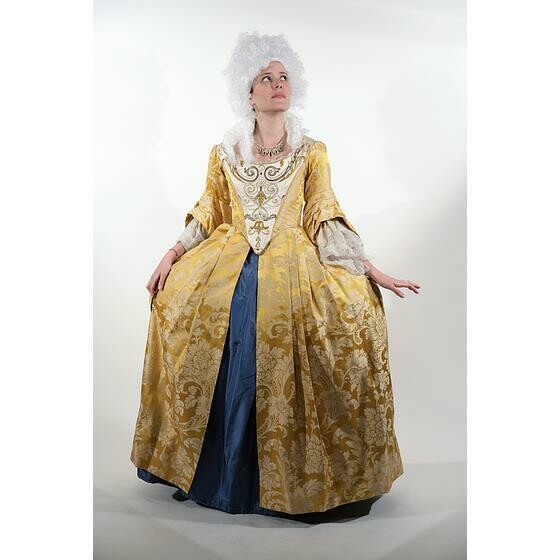 marquise jaune jupon bleu