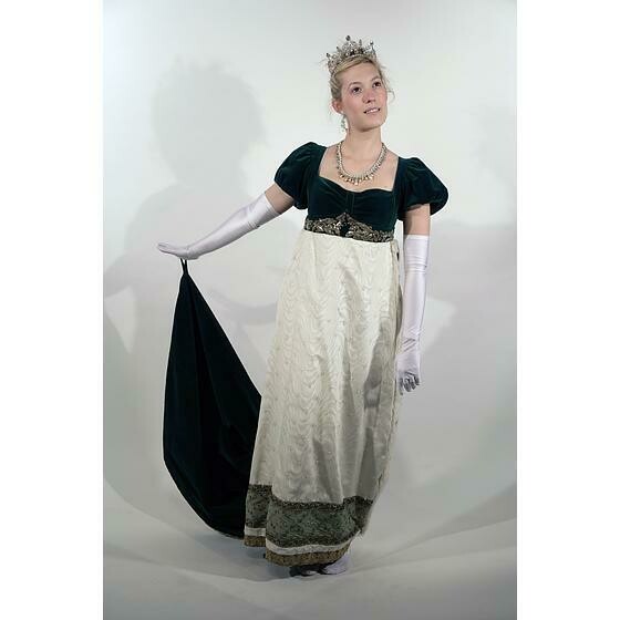 robe 1er empire velours verte et crème avec hermin