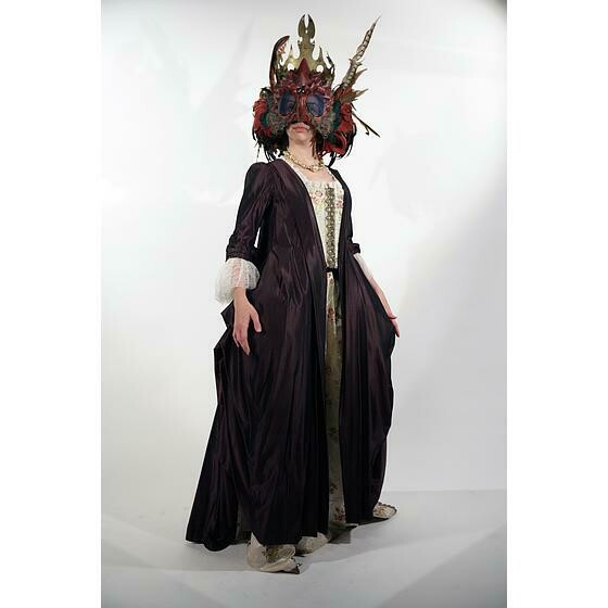 robe Louis XV bordeau plis Watto