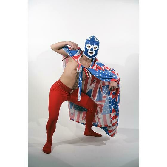 Catcheur bleu et rouge