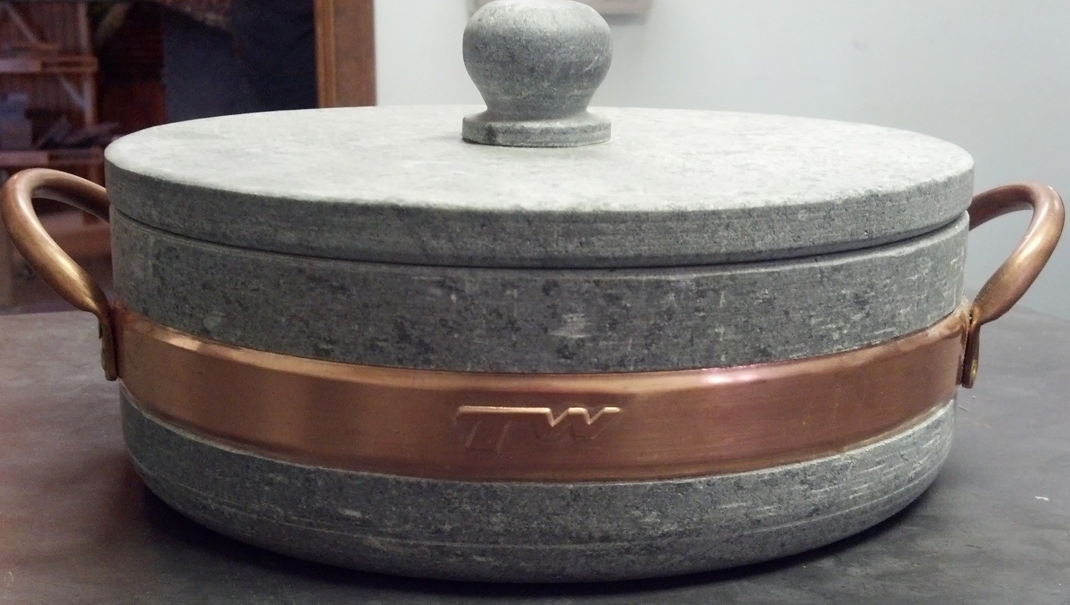 Soapstone Saute Cooker