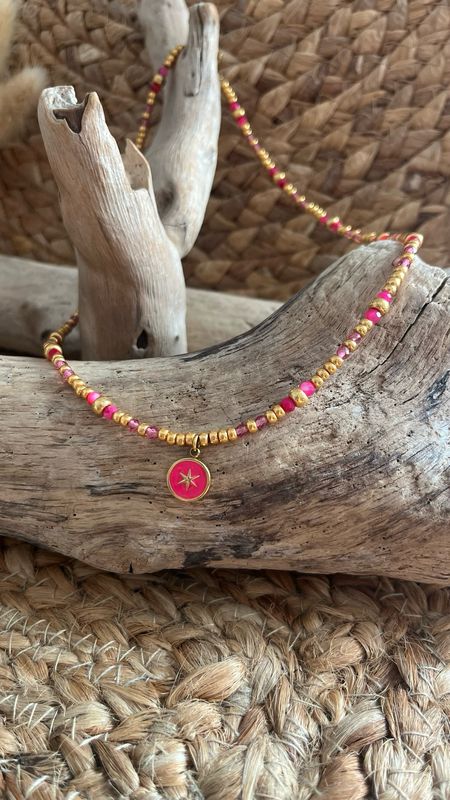 Collier « Lumière d’ailleurs » rose