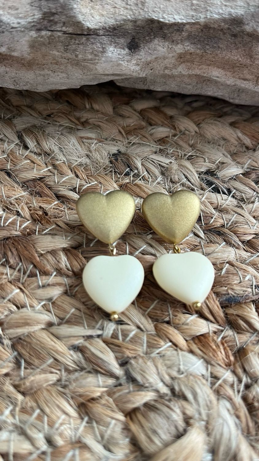 Boucles d’oreille « douceur d’automne » crème, double cœurs Boucles d’oreille « douceur d’automne » crème, double cœurs