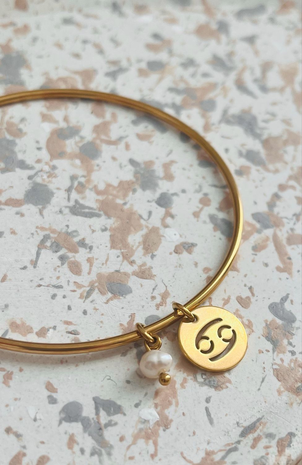 Bracelet jonc or Cancer juin Bracelet jonc or Cancer juin