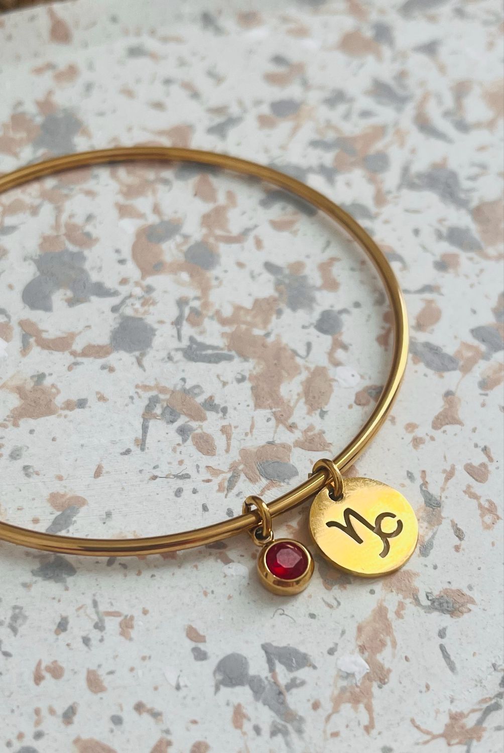 Bracelet jonc or Capricorne janvier Bracelet jonc or Capricorne janvier