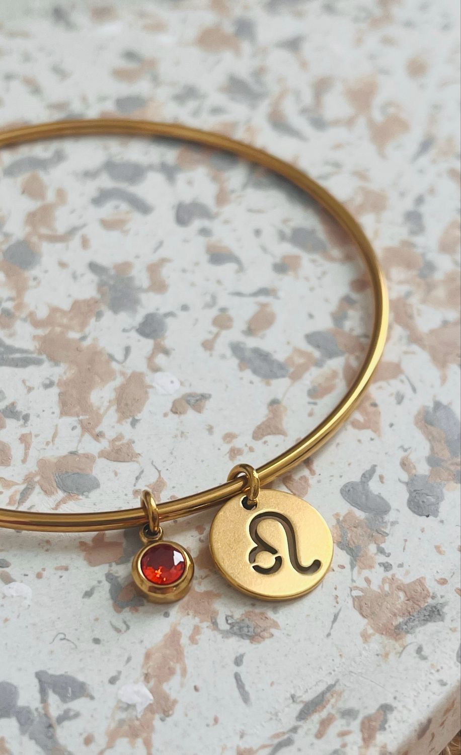 Bracelet jonc or Lion juillet Bracelet jonc or Lion juillet