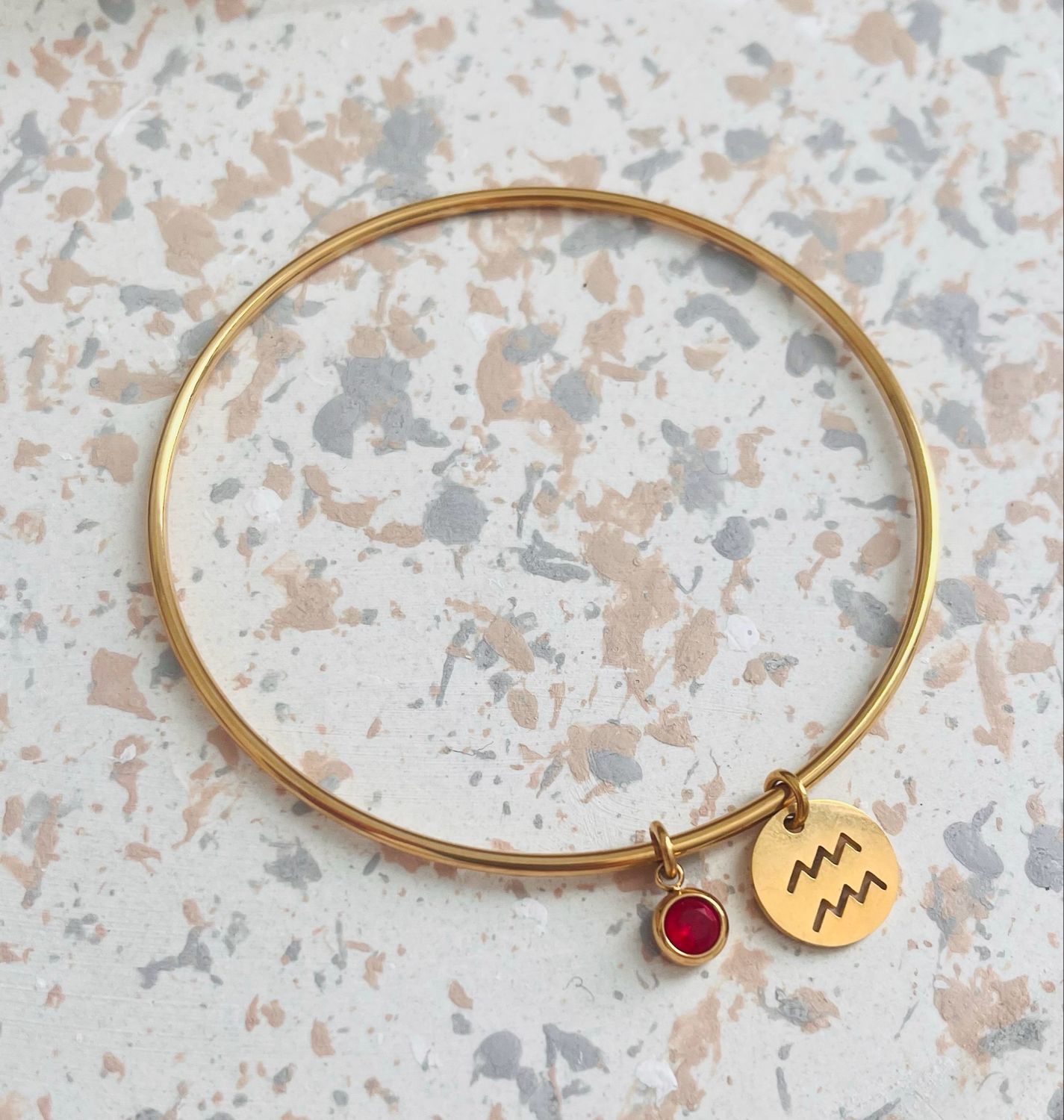 Bracelet jonc or Verseau janvier Bracelet jonc or Verseau janvier