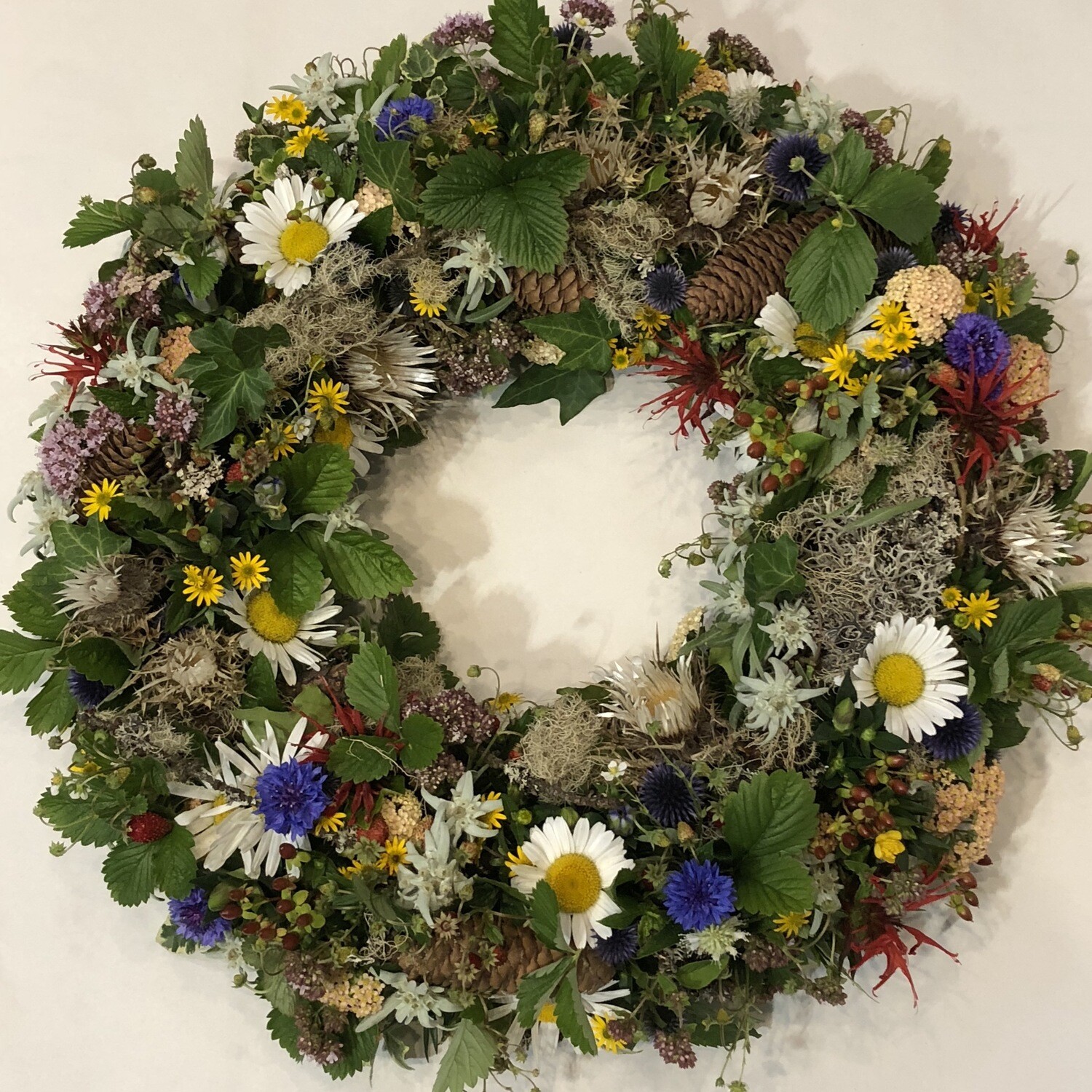 Trauerkranz 45cm natürlich mit Wiesenblumen