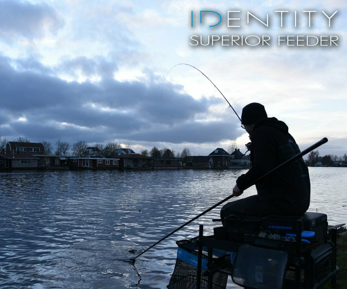 IDentity Superior Feeder 320