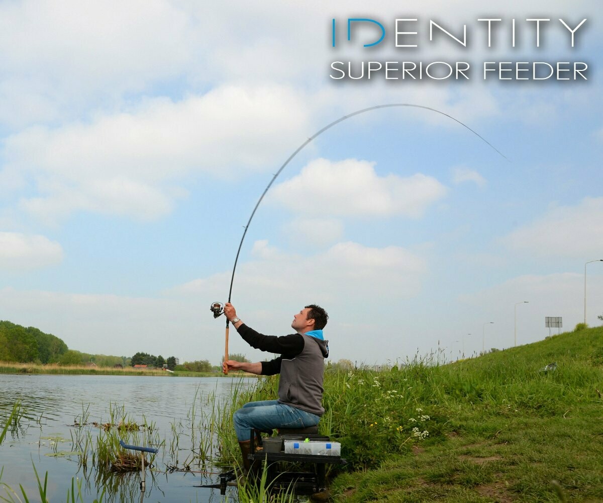 IDentity Superior Feeder 360