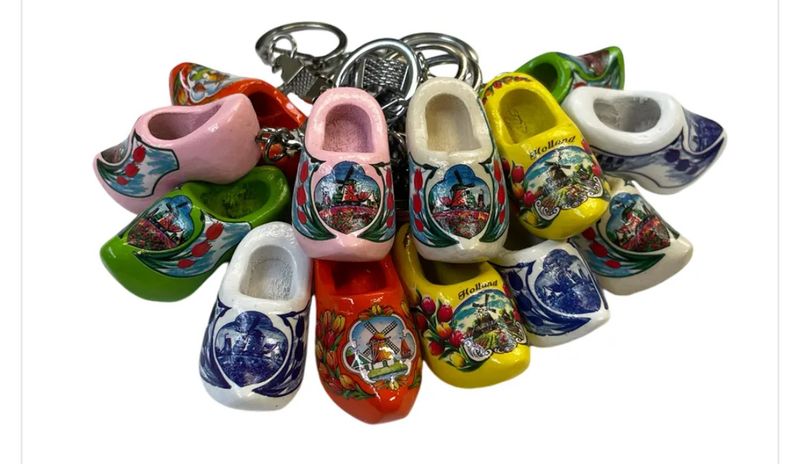 Keychain clog pair wood small