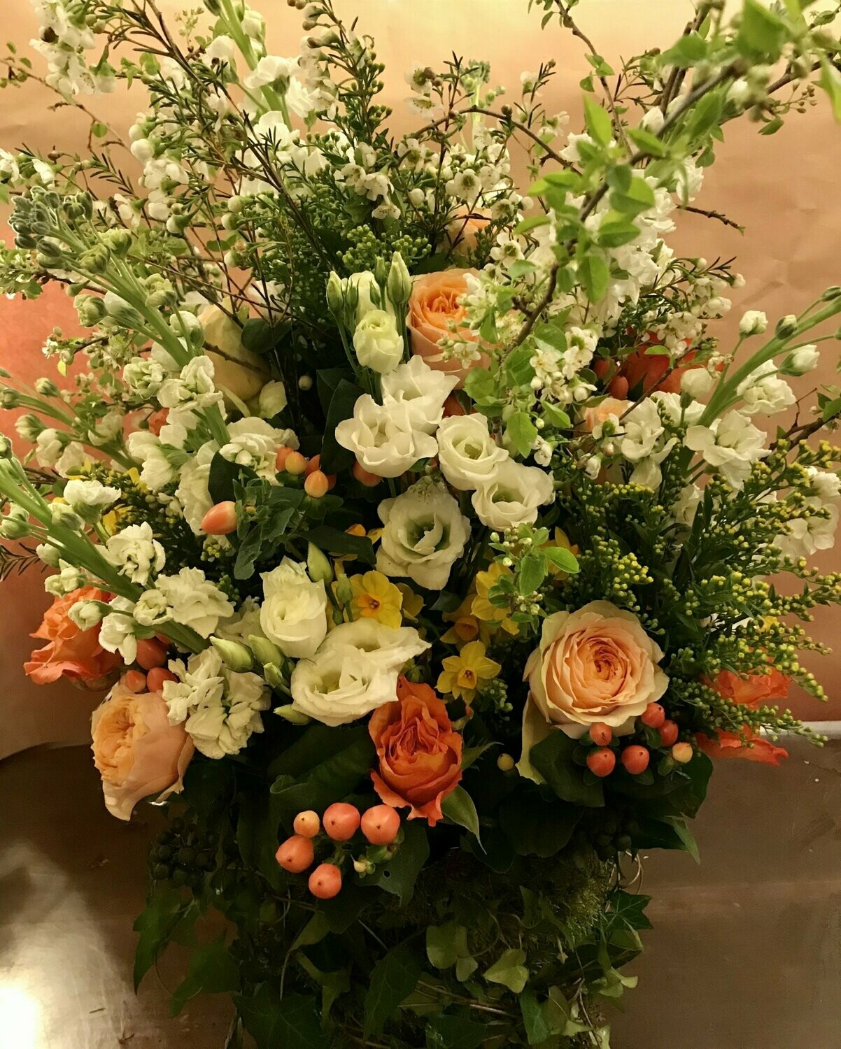Bouquet avec le contenant