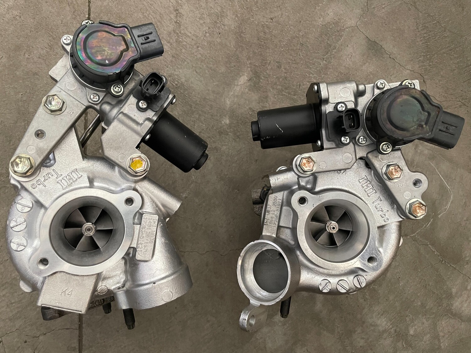 Genuine IHI Turbo for TOYOTA 1VD-FTV V8 Twin Turbo IHI VB36 17201-51021 / VB37 17208-51011