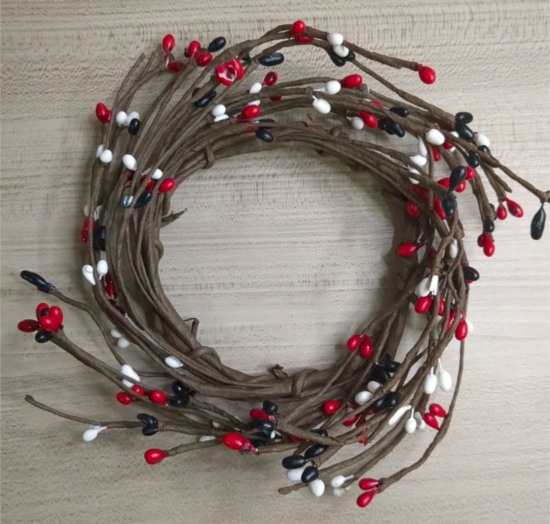 3-1/2&quot; Red Black White Pipberry Candle Ring