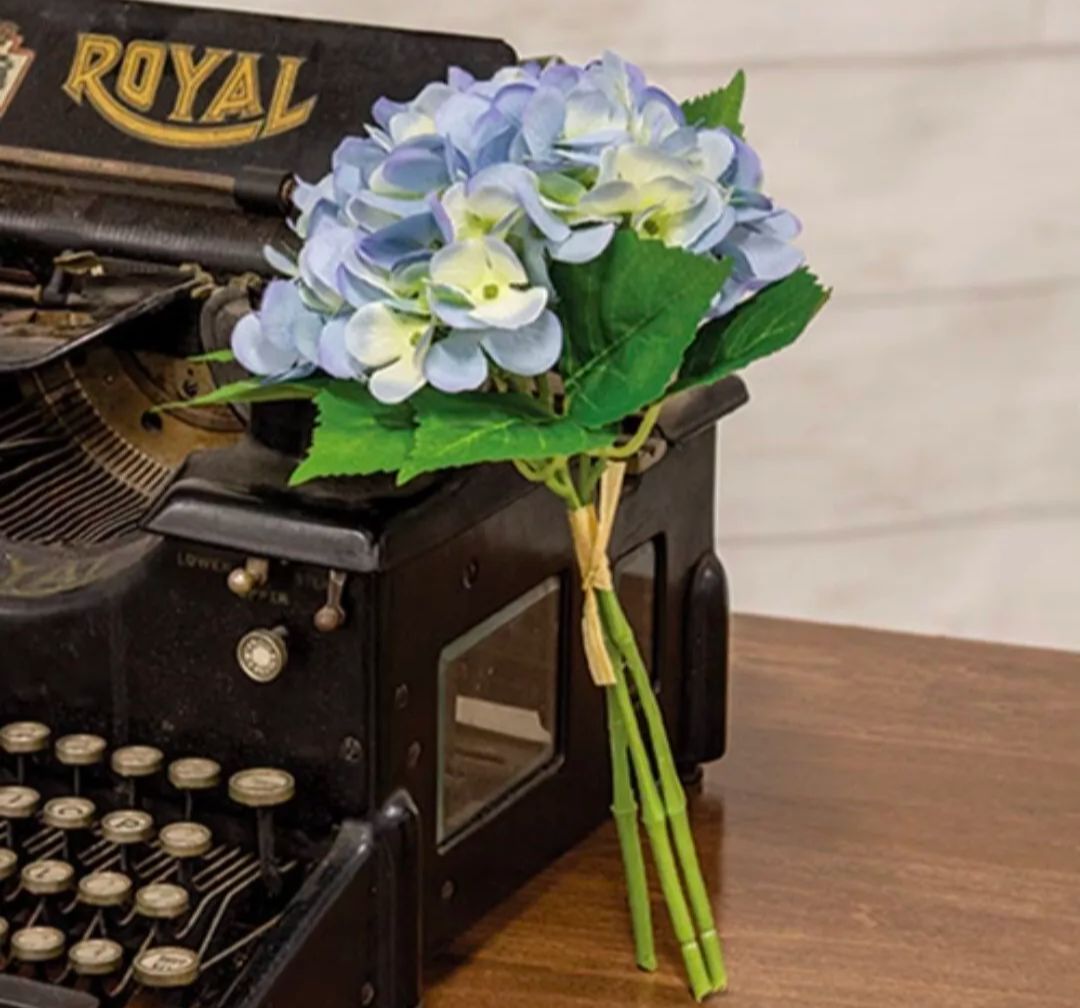 11-1/2&quot; Blue Hydrangea Floral Pick Decor