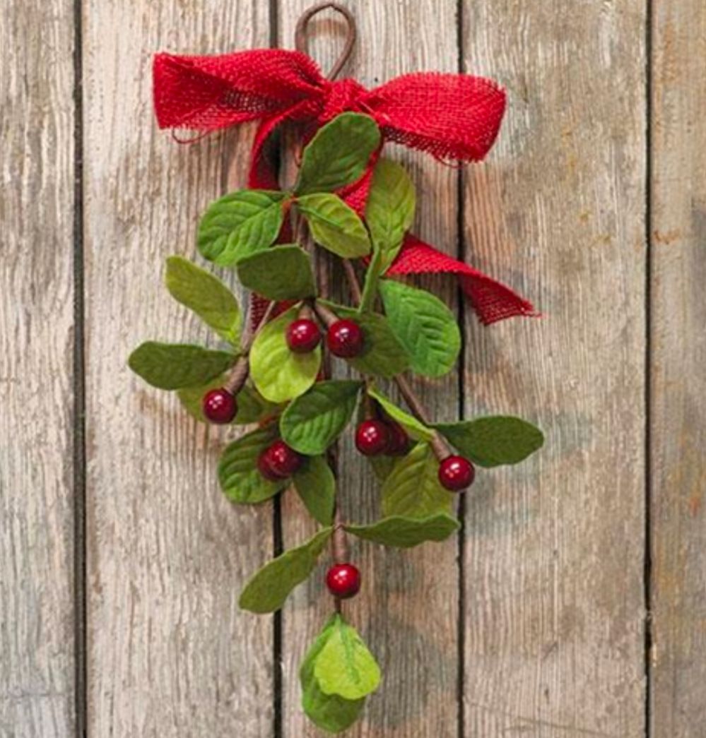 12&quot; Mistletoe &amp; Berry Teardrop