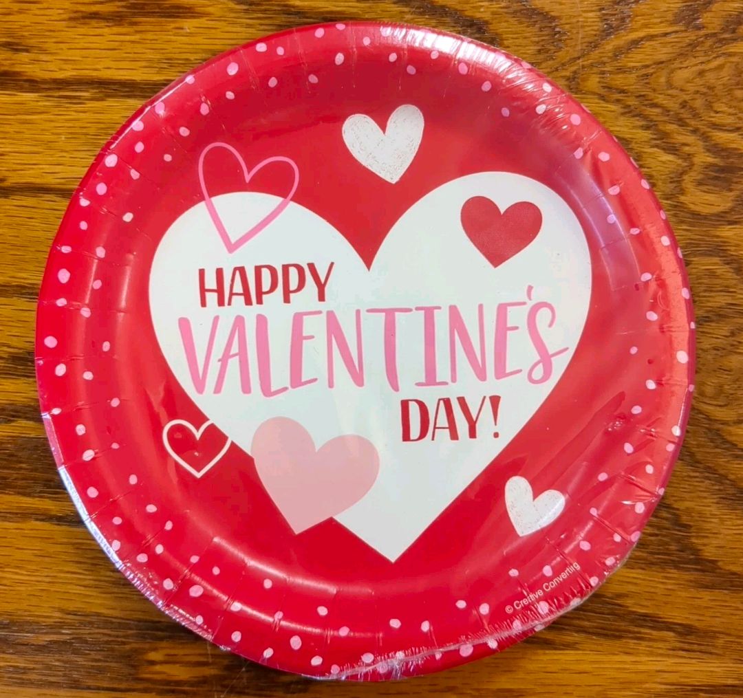 Valentine's Day 7 Inch Paper Plates 8 Per Pack Party Supplies Tableware