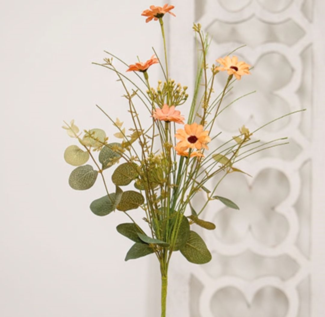 Cottage Blush Daisy &amp; Eucalyptus Floral Pick