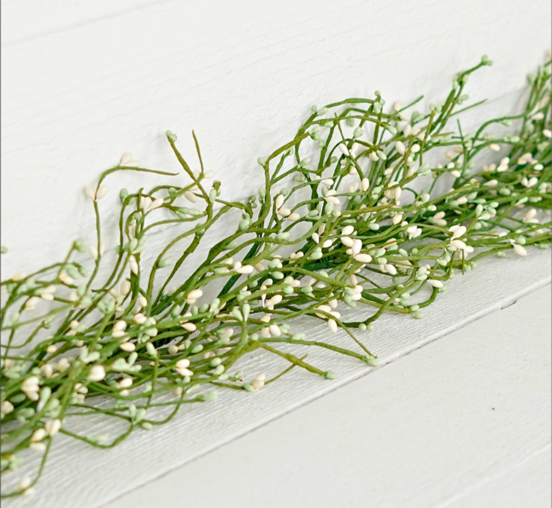 54" Green Field Pip Berry Garland